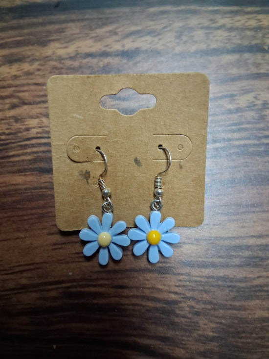 Blue Daisy Earrings - SnazzySlothJewelers 